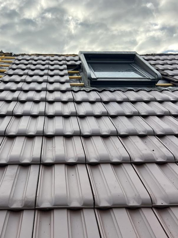 Pose de fenêtres de toit Velux à Pontoise (95300) dans le Val d'Oise (95)